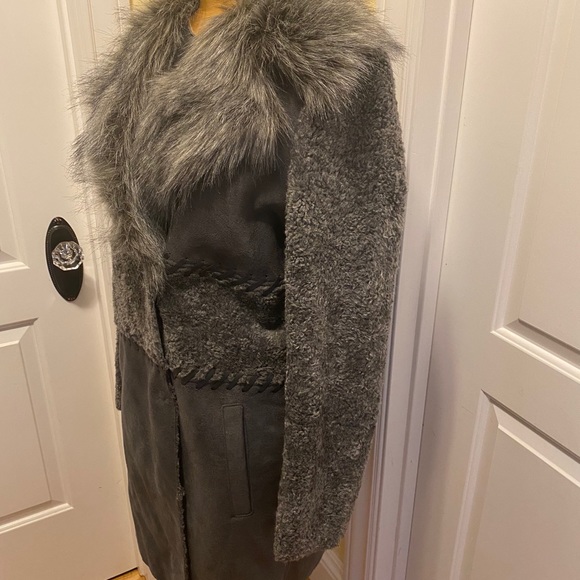 NWT ELIE TAHARI GORGEOUS FAUX FUR COAT - Picture 8 of 11